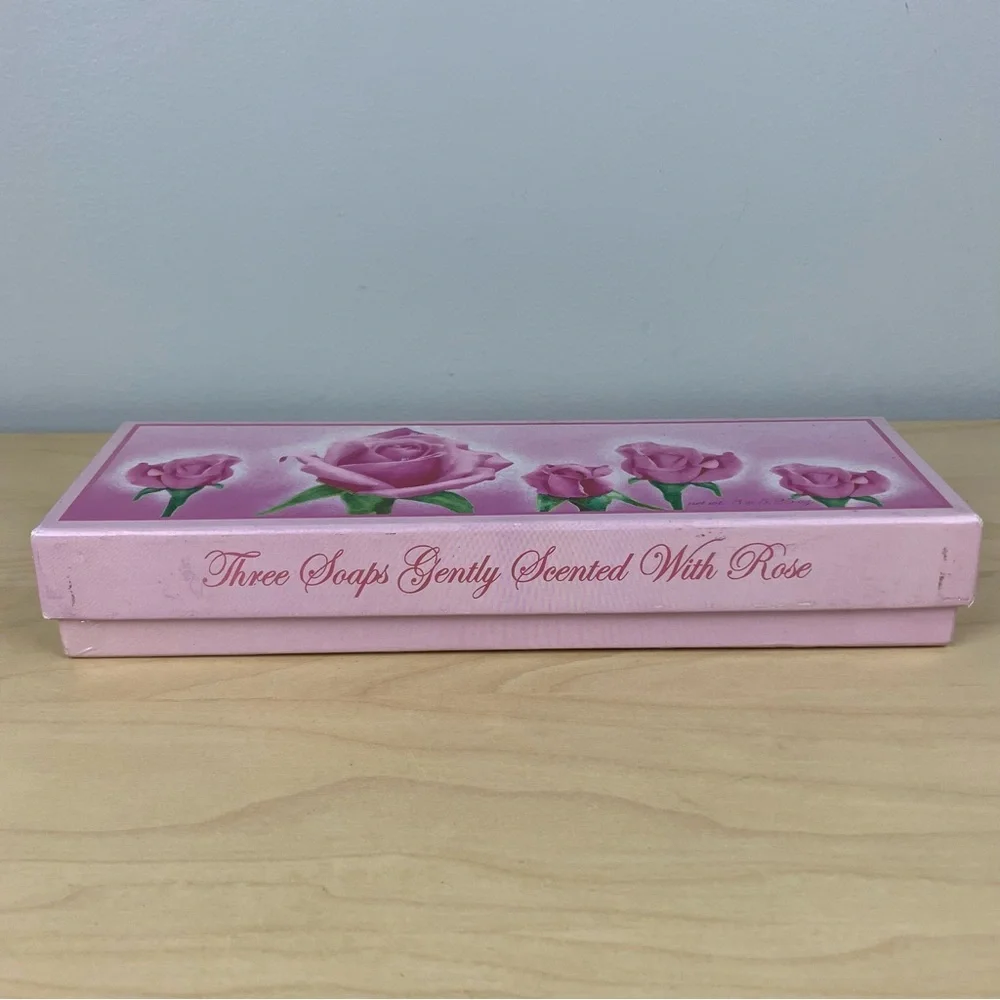 Vintage Saponificio Artigianale Fiorentino Rose Scented Soaps 3 Piece Italy NEW!